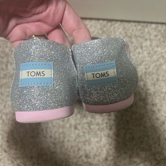 TOMS Glitter Sparkle Slip-On Shoes - Picture 3 of 3